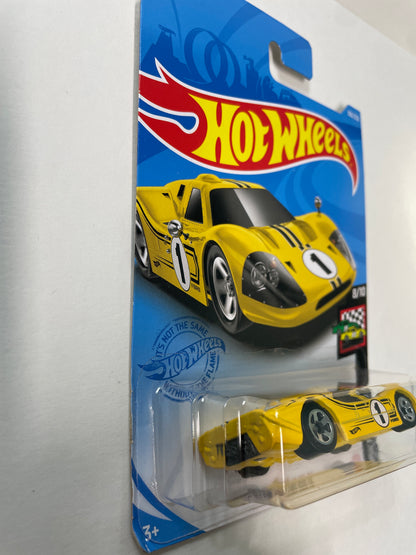 Hot Wheels 1/64 ‘67 Ford GT40 Mk. IV Yellow - Damaged Box