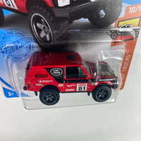 Hot Wheels 1/64 Range Rover Classic Castrol Red