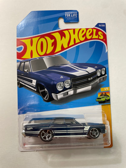 Hot Wheels 1/64 ‘70 Chevelle SS Wagon Blue - Damaged Box