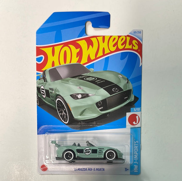 Hot Wheels 1/64 ‘15 Mazda MX-5 Miata Green