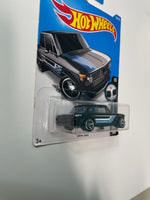 Hot Wheels 1/64 BMW 2002 Black - Damaged Card