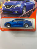 Matchbox 1/64 2016 Nissan Sentra Blue