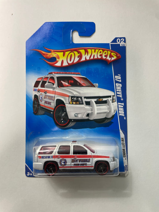 Hot Wheels 1/64 ‘07 Chevy Tahoe White - Damaged Box