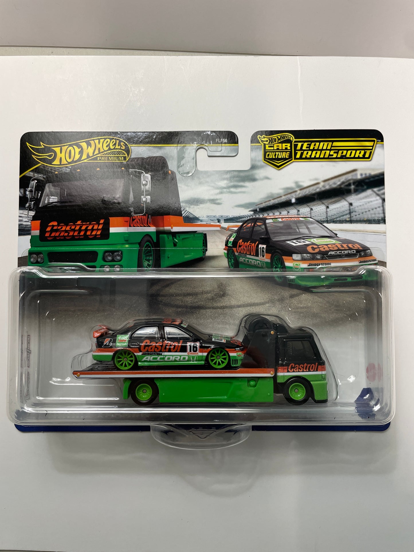 Hot Wheels 1/64 Car Culture Team Transport ‘96 Honda Accord w/ Fleet Street Green & Black - Damaged Card