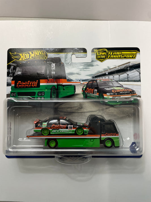 Hot Wheels 1/64 Car Culture Team Transport ‘96 Honda Accord w/ Fleet Street Green & Black - Damaged Card