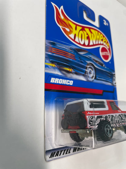 Hot Wheels 1/64 Ford Bronco Red & White - Damaged Box
