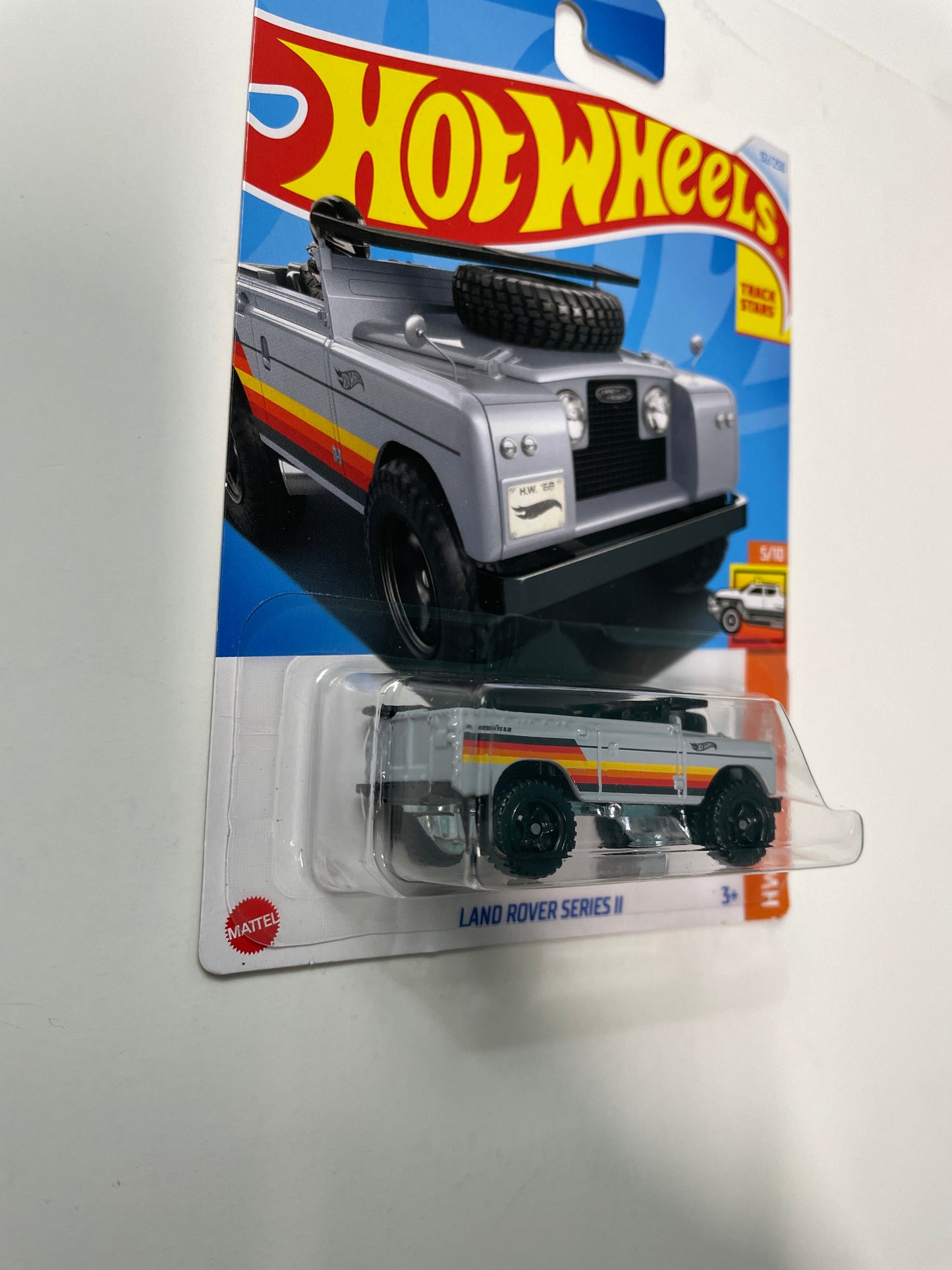Hot Wheels 1/64 Land Rover Series II Grey