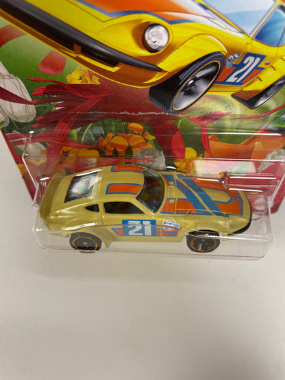 Hot Wheels 1/64 Spring Nissan Fairlady Z Yellow - Damaged Card