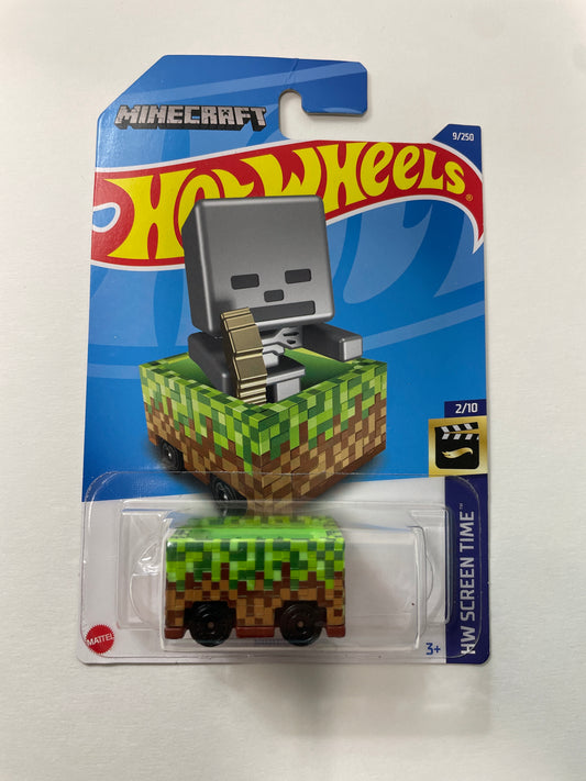 Hot Wheels 1/64 Minecraft Minecart Green - Damaged Box