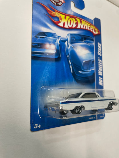 Hot Wheels 1/64 ‘62 Chevy White