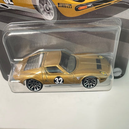 Hot Wheels 1/64 Vintage Racing Club 1971 Lamborghini Miura SV Gold