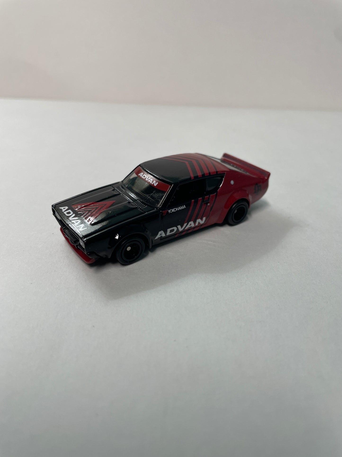 *Loose* Hot Wheels 1/64 Premium Car Culture Box Set Advan Nissan Skyline 2000GT-R LBWK Black & Red