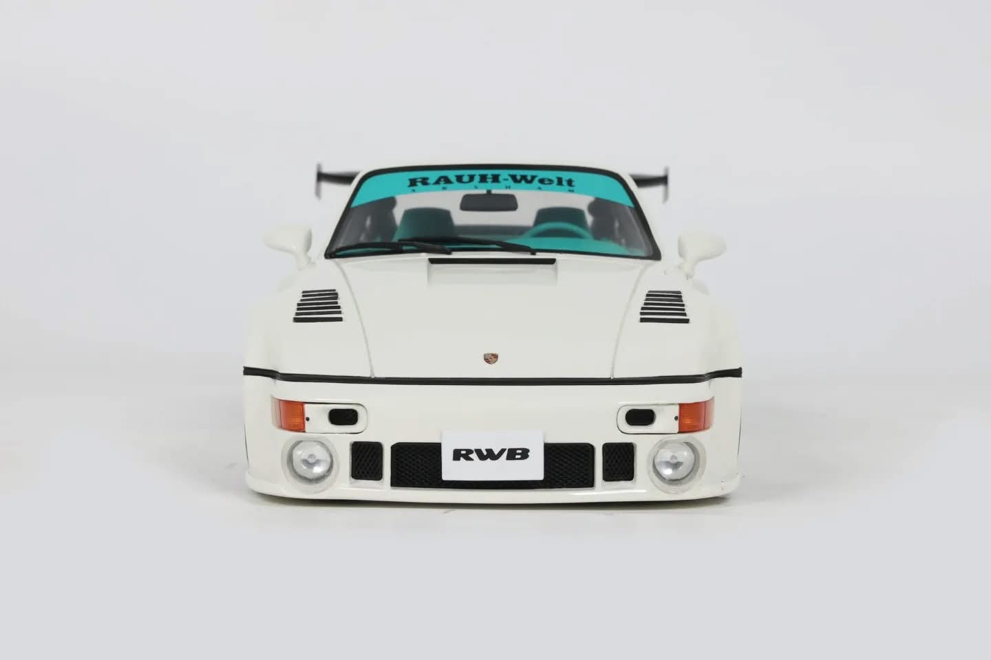 GT Spirit 1/18 2023 RWB RWBA Grand Prix Resin Series White
