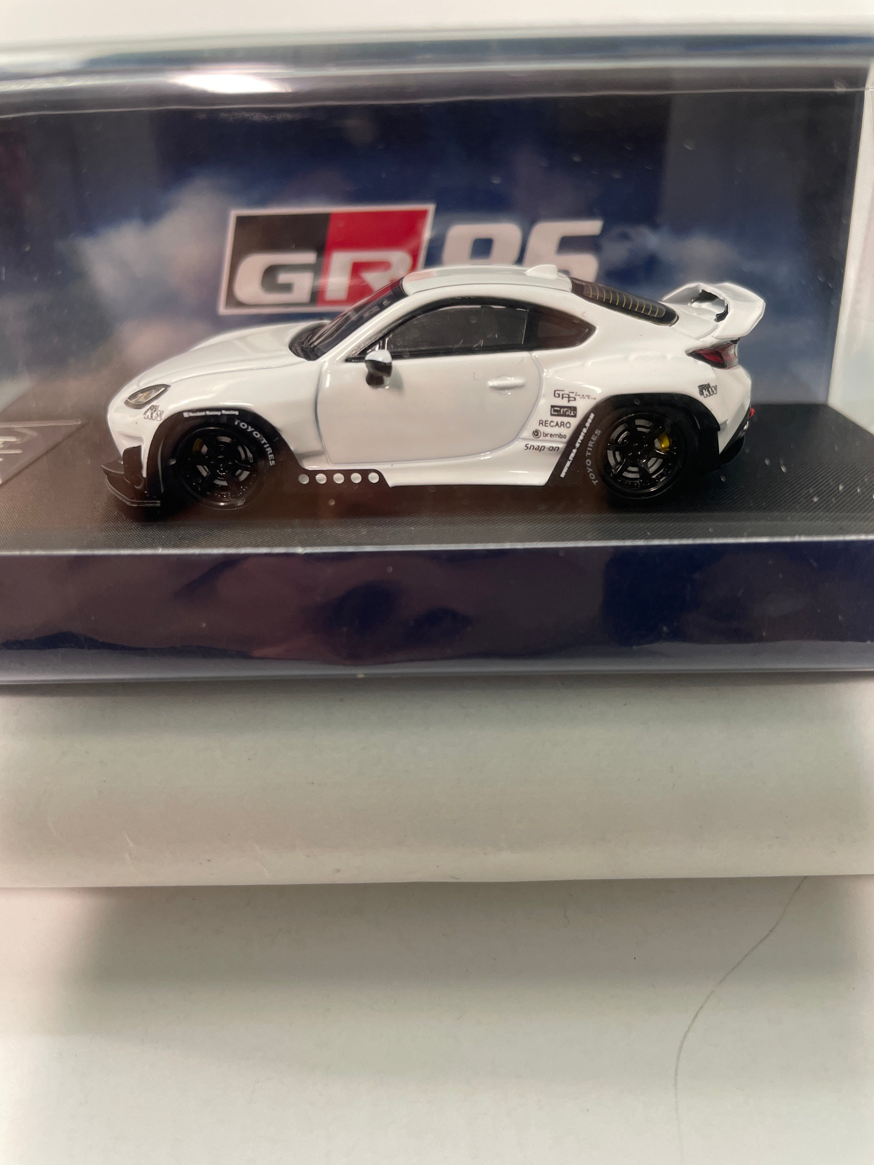 Fuji 1/64 Pandem Toyota GR 86 Rocket Bunny White – Flipn Diecast