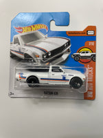 Hot Wheels 1/64 Datsun 620 Short Card White - Damaged Card