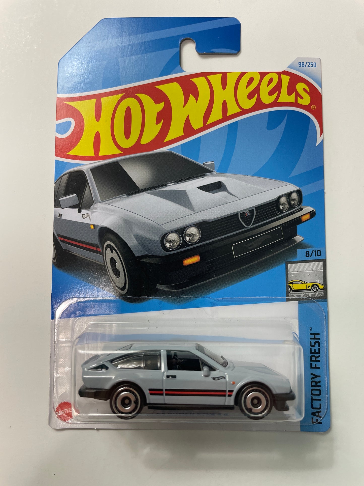 Hot Wheels 1/64 Alfa Romeo GTV6 3.0 Grey - Damaged Card