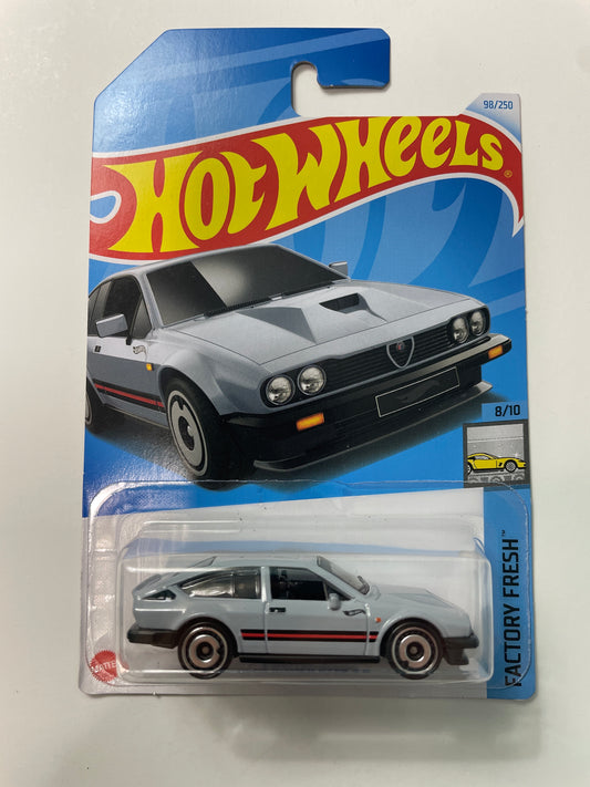 Hot Wheels 1/64 Alfa Romeo GTV6 3.0 Grey - Damaged Card