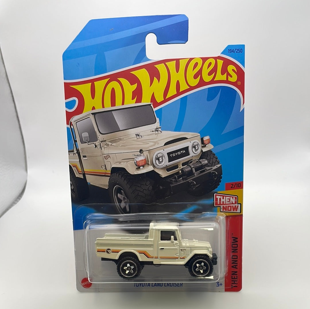 Hot Wheels 1/64 Treasure Hunt Toyota Land Cruiser White
