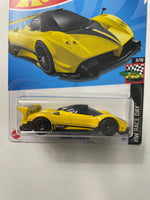 Hot Wheels 1/64 Pagani Zonda R Yellow - Damaged Card