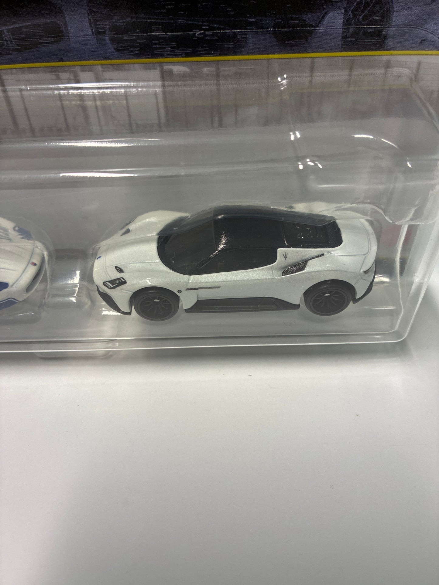Hot Wheels 1/64 Car Culture Premium 2 Pack Maserati MC12 & Maserati MC20 - JHW55