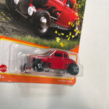 Matchbox 1/64 1932 Ford Coupe Red - Damaged Card