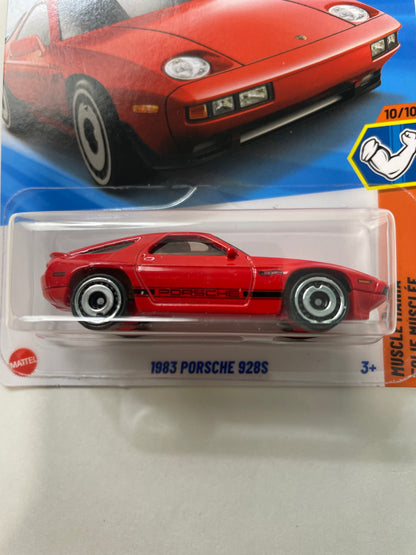 Hot Wheels 1/64 1983 Porsche 928S Red