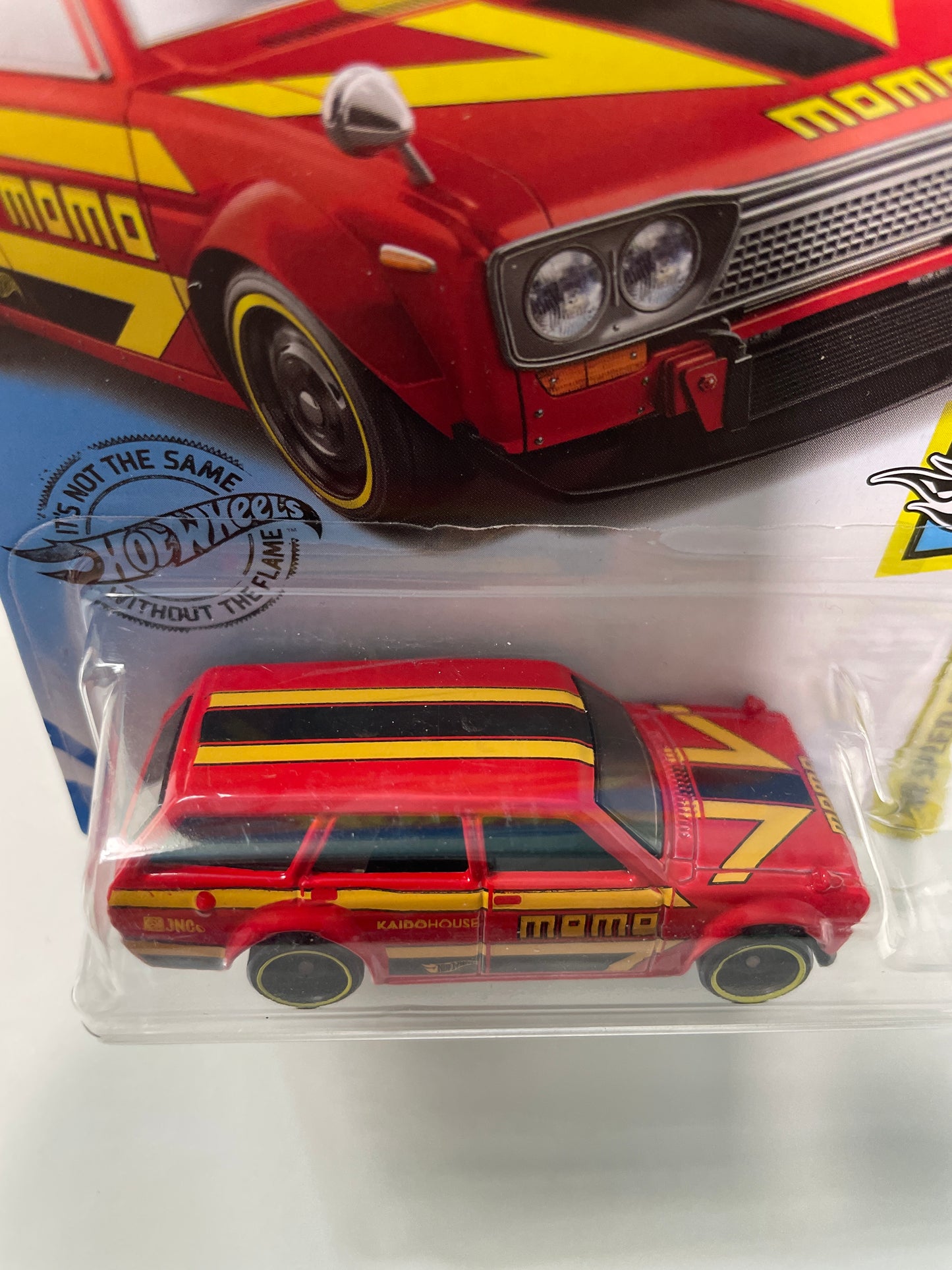 Hot Wheels 1/64 Datsun Bluebird wagon 510 Momo Red - Damaged Box