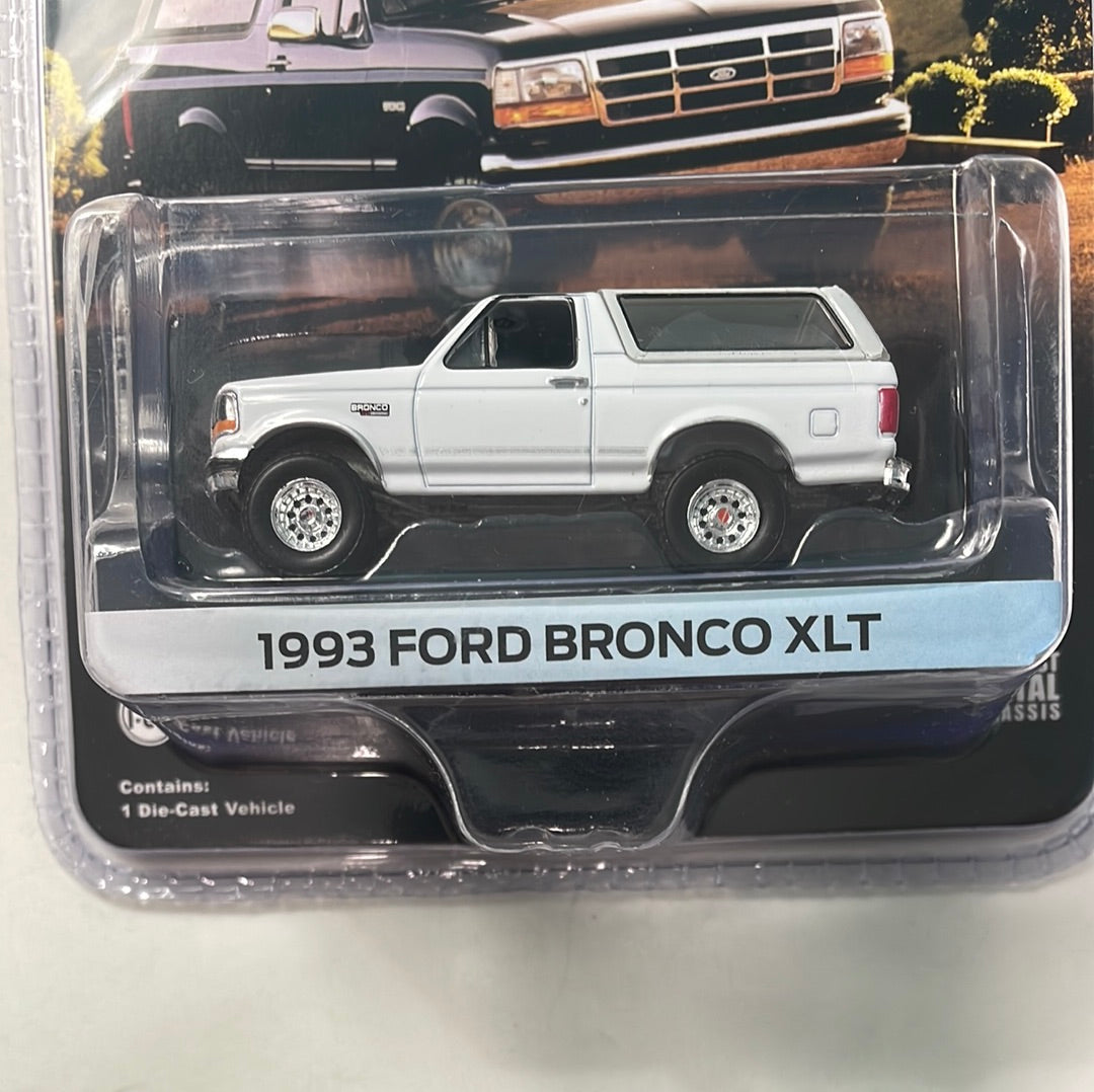 1/64 Greenlight Hobby Exclusive 1993 Ford Bronco XLT White