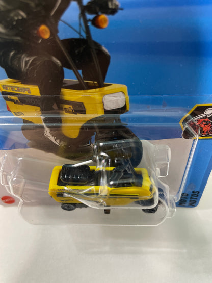 Hot Wheels 1/64 Honda Motocompo Yellow