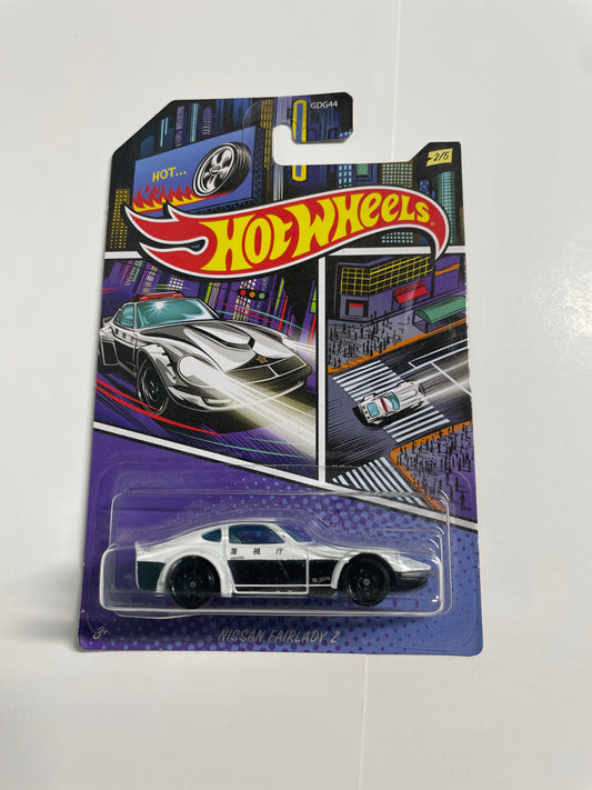 Hot Wheels 1/64 Nissan Fairlady Z Police White & Black - Damaged Card
