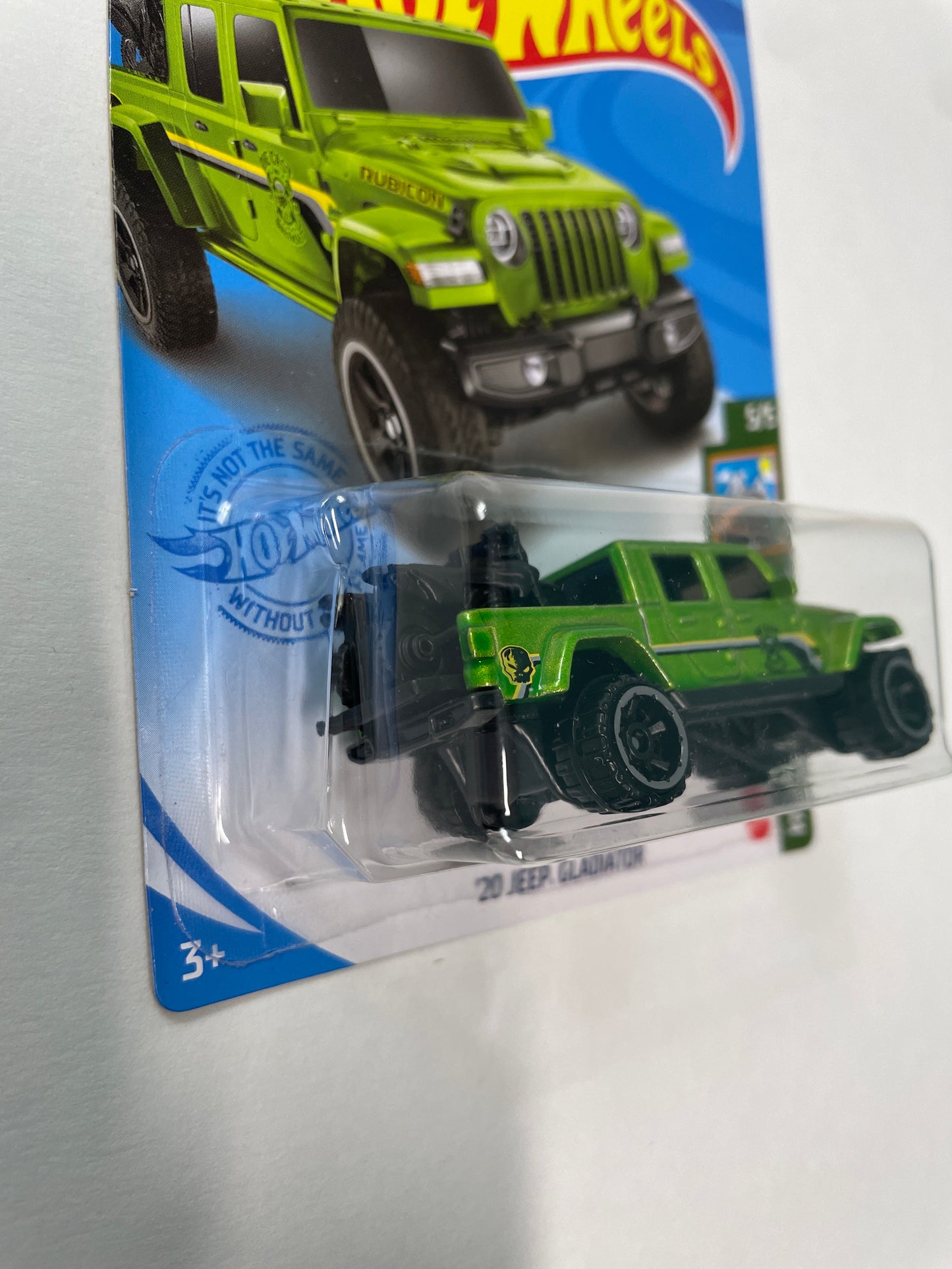 Hot Wheels 1/64 ‘20 Jeep Gladiator Green - Damaged Box