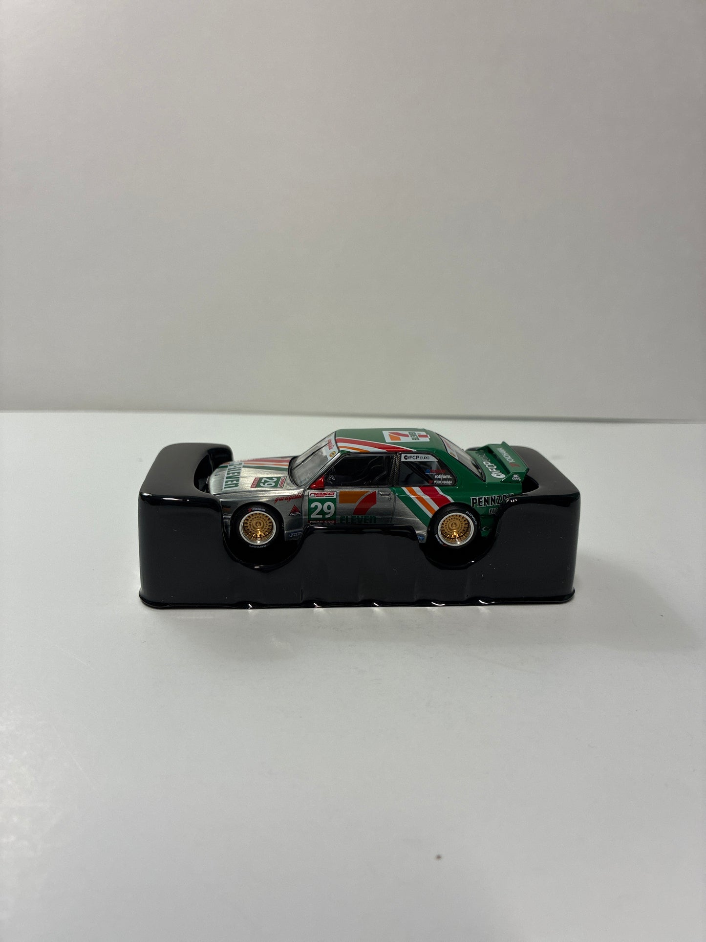 *Chase* Mini GT x Kaido House 1/64 BMW M3 KAIDO WORKS LARRY CHEN V1 White & Green - KHMG217 - Damaged Box