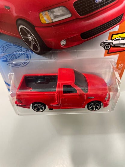 Hot Wheels 1/64 ‘99 Ford F-150 SVT Lightning Red
