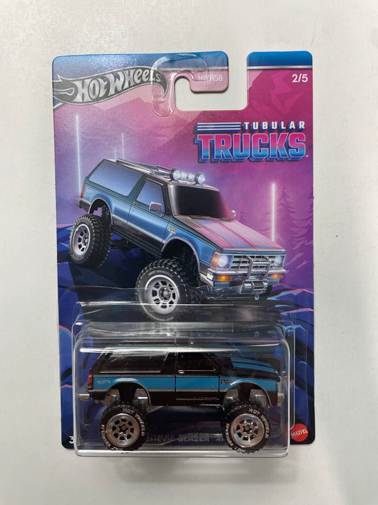 Hot Wheels 1/64 Tubular Trucks Chevy Blazer 4X4 Black & Blue