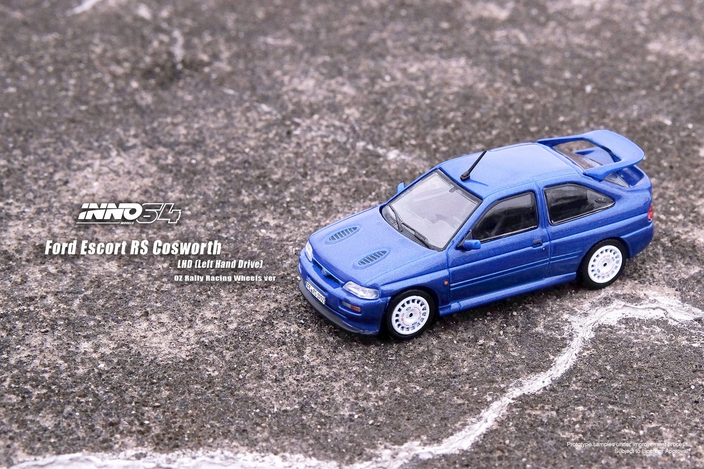 Inno64 1/64 Ford Escort RS COSWORTH (RHD) OZ Rally Racing Wheel Version Metallic Blue