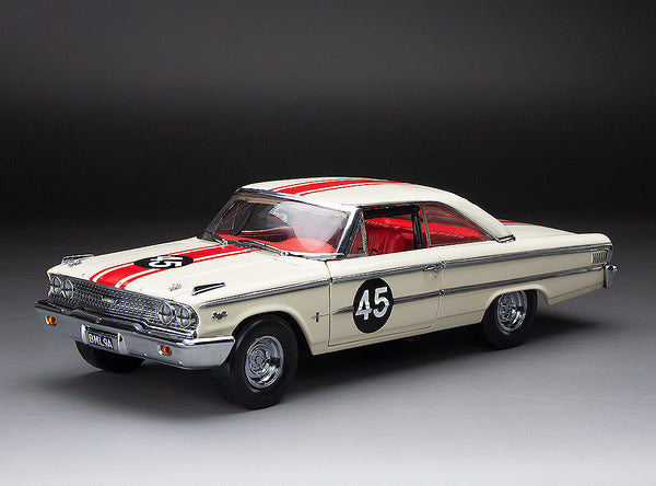 1/18 Sunstar 1963 Ford Galaxie 500/XL Racing #45 Jack Sears Winner 1963 British Saloon Car Championship
