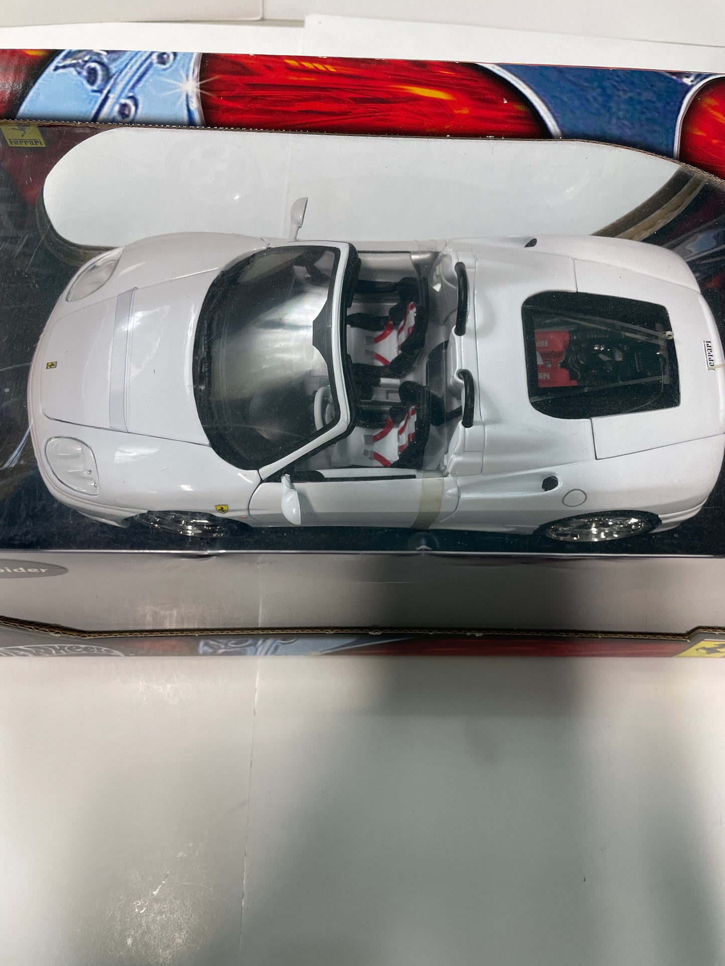 Hot Wheels 1/18 Customized Ferrari 360 Spyder White - C3866 - Damaged Box