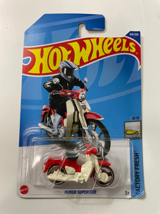 Hot Wheels 1/64 Honda Super Cub Red & White - Damaged Card