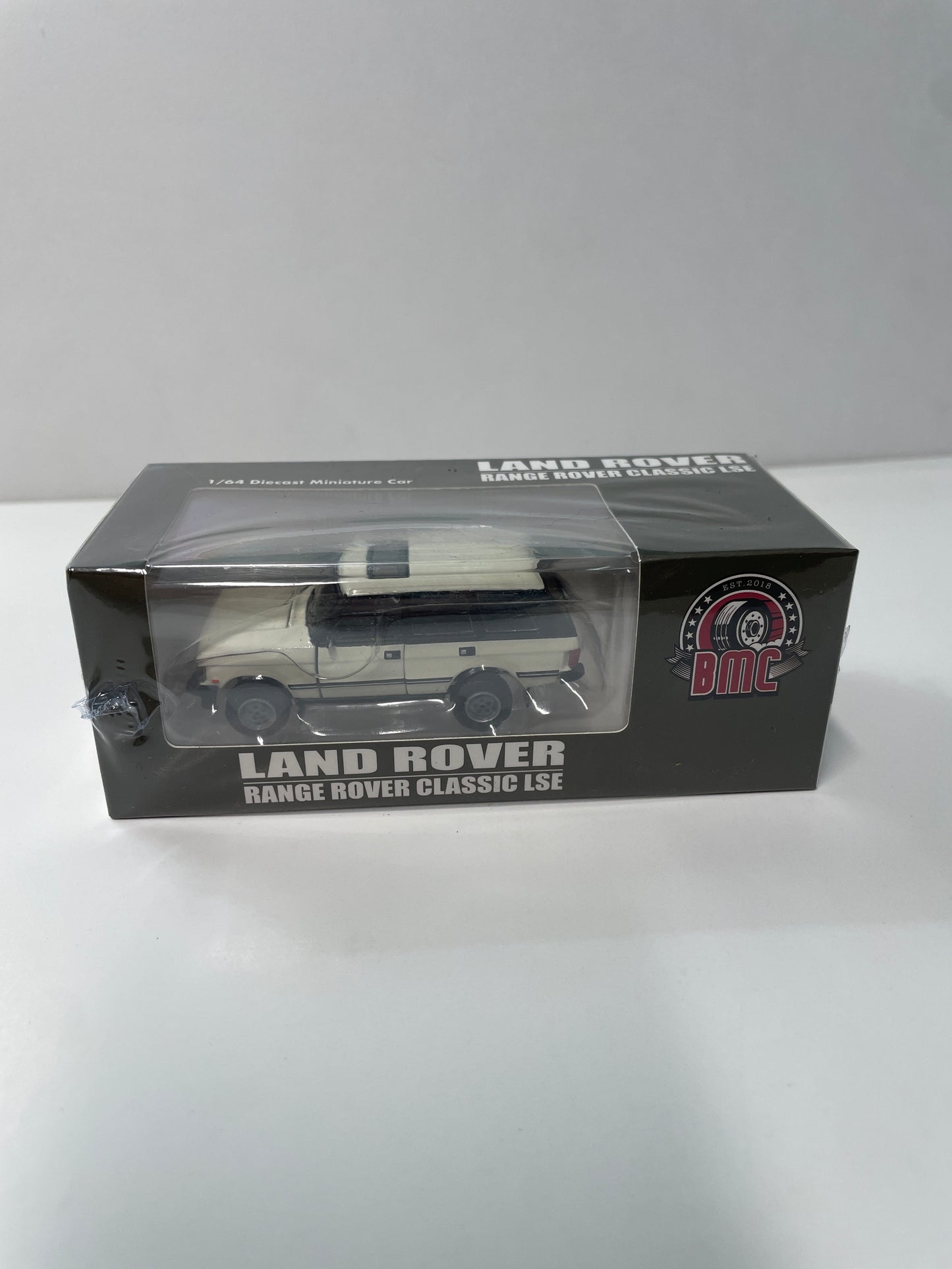 BM Creations 1/64 Land Rover Range Rover Classic LSE Beige - 64B0178