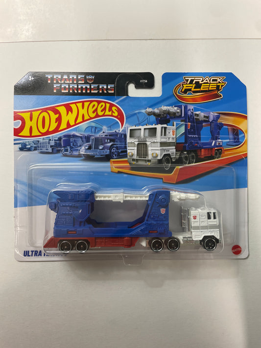 Hot Wheels 1/64 Track Fleet Transformers Ultra Magnus Blue & White - Damaged Box