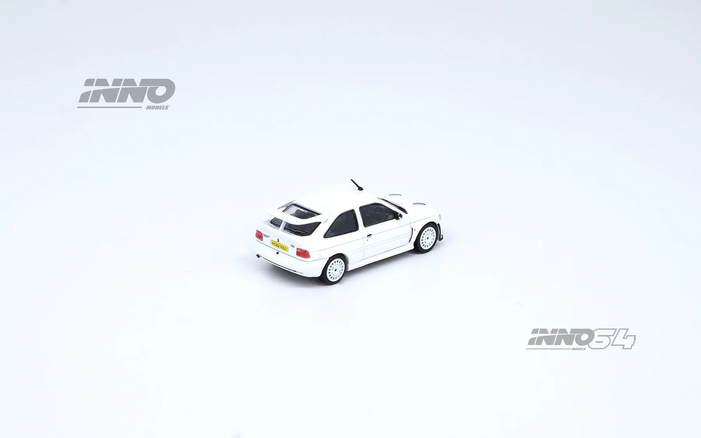 Inno64 1/64 Ford Escort RS Cosworth (RHD) White  OZ Rally Racing Wheel Version White