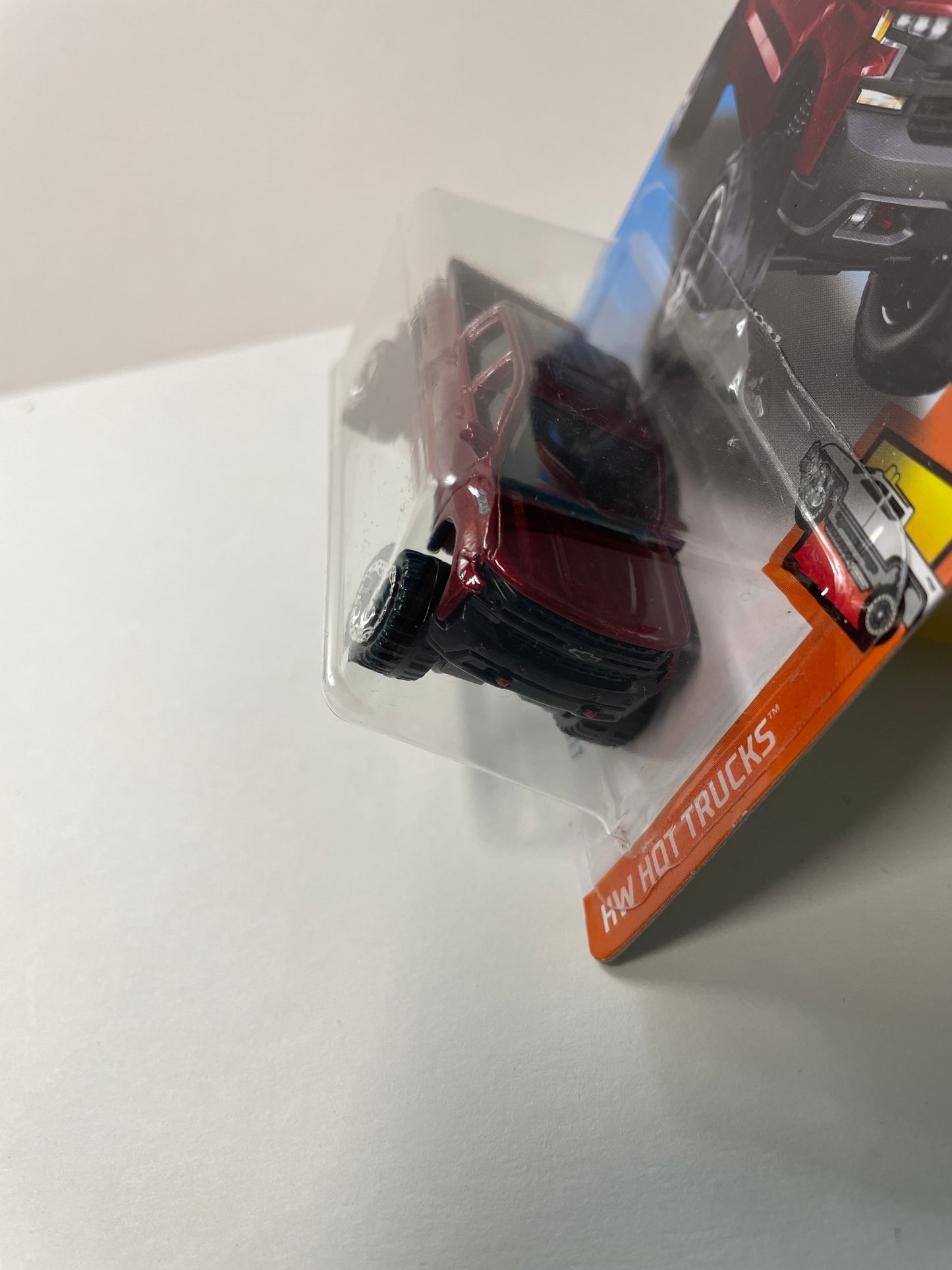 Hot Wheels 1/64 ‘19 Chevy Silverado Trail Boss LT Red