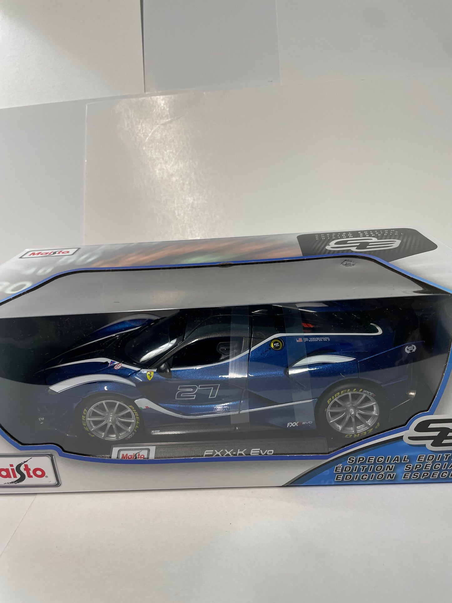 Maisto 1/18 Ferrari FXX-K Evo Blue & White