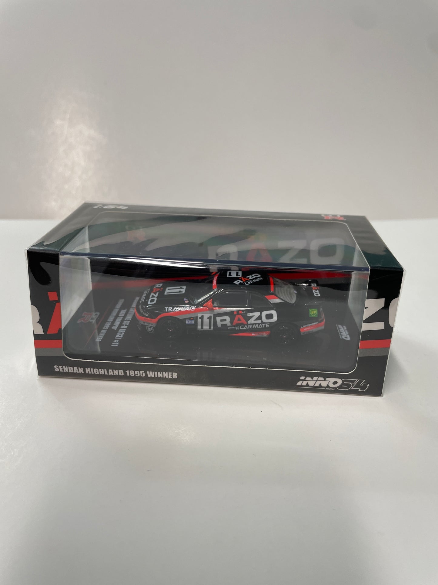 Inno64 1/64 Nissan Skyline GT-R (R33) n11 Razo Trampio Sendan Highland 1995 Winner Black - IN64-R33R-RAZO