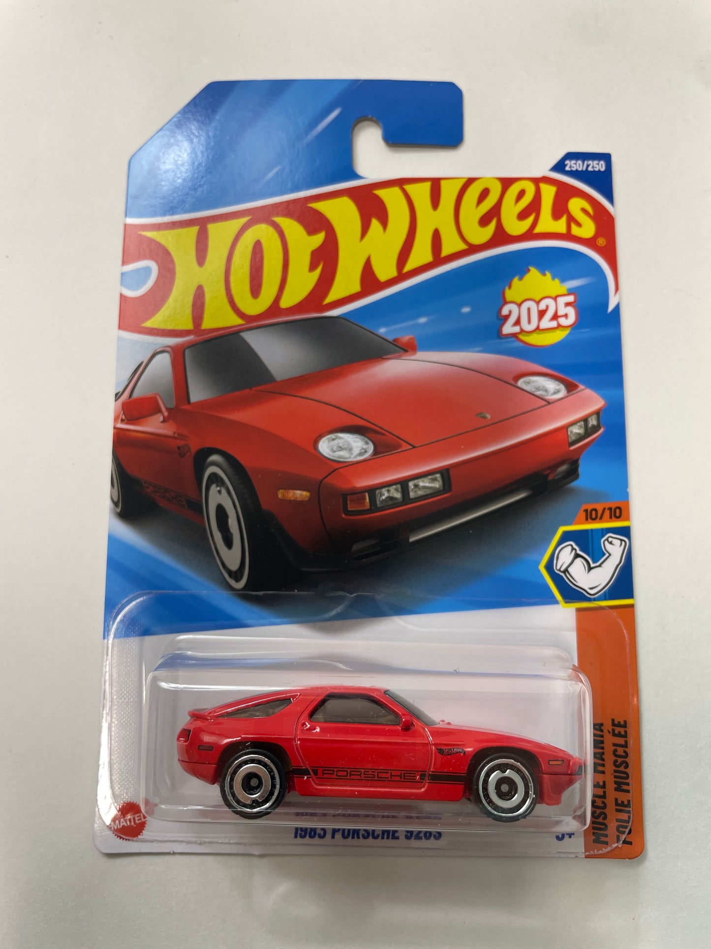 Hot Wheels 1/64 1983 Porsche 928S Red