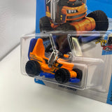 Hot Wheels 1/64 Treasure Hunt Grass Chomper Orange