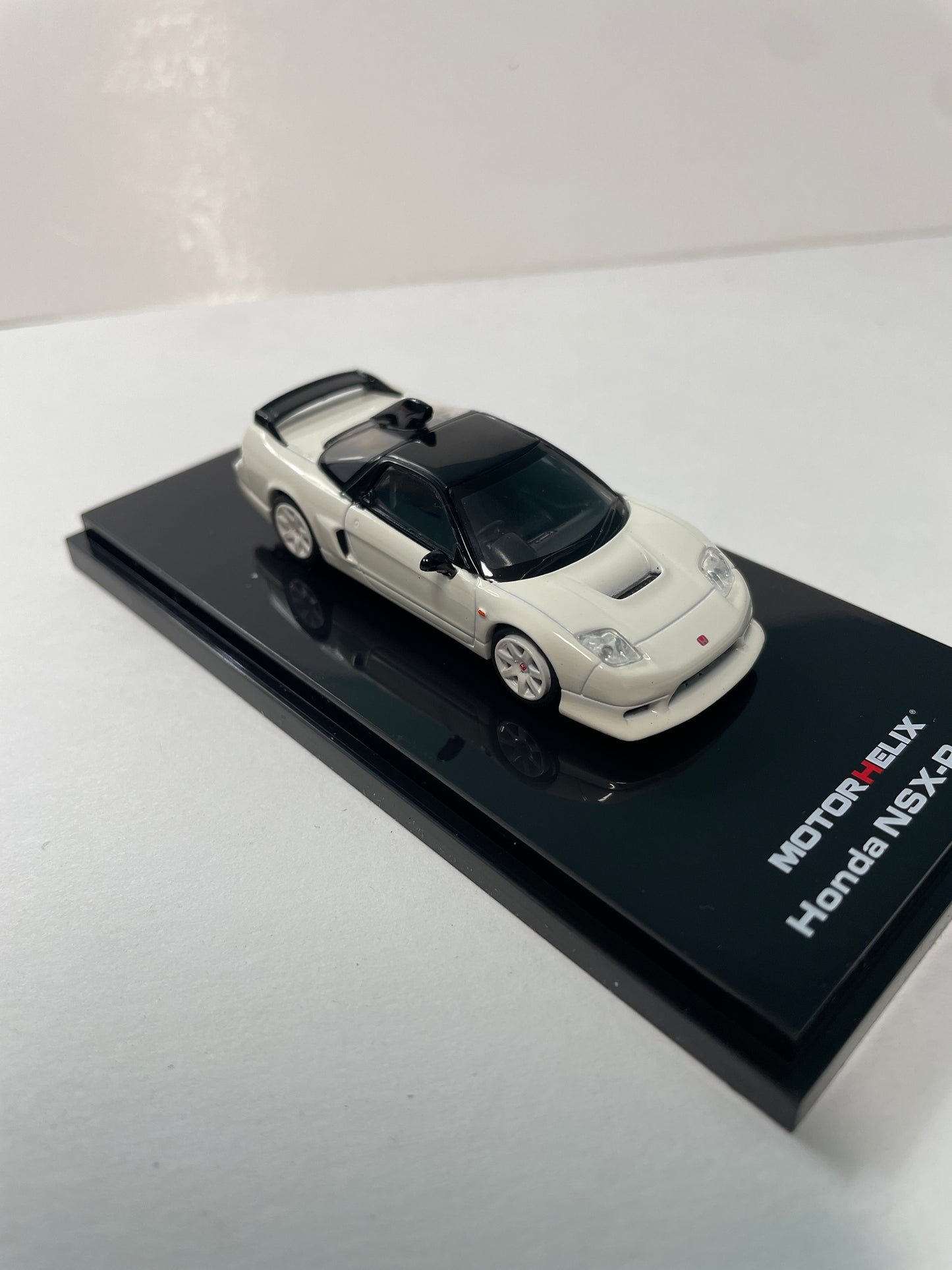 Motorhelix 1/64 Honda NSX-R GT Championship White - M65521 - Damaged Car (Read description)