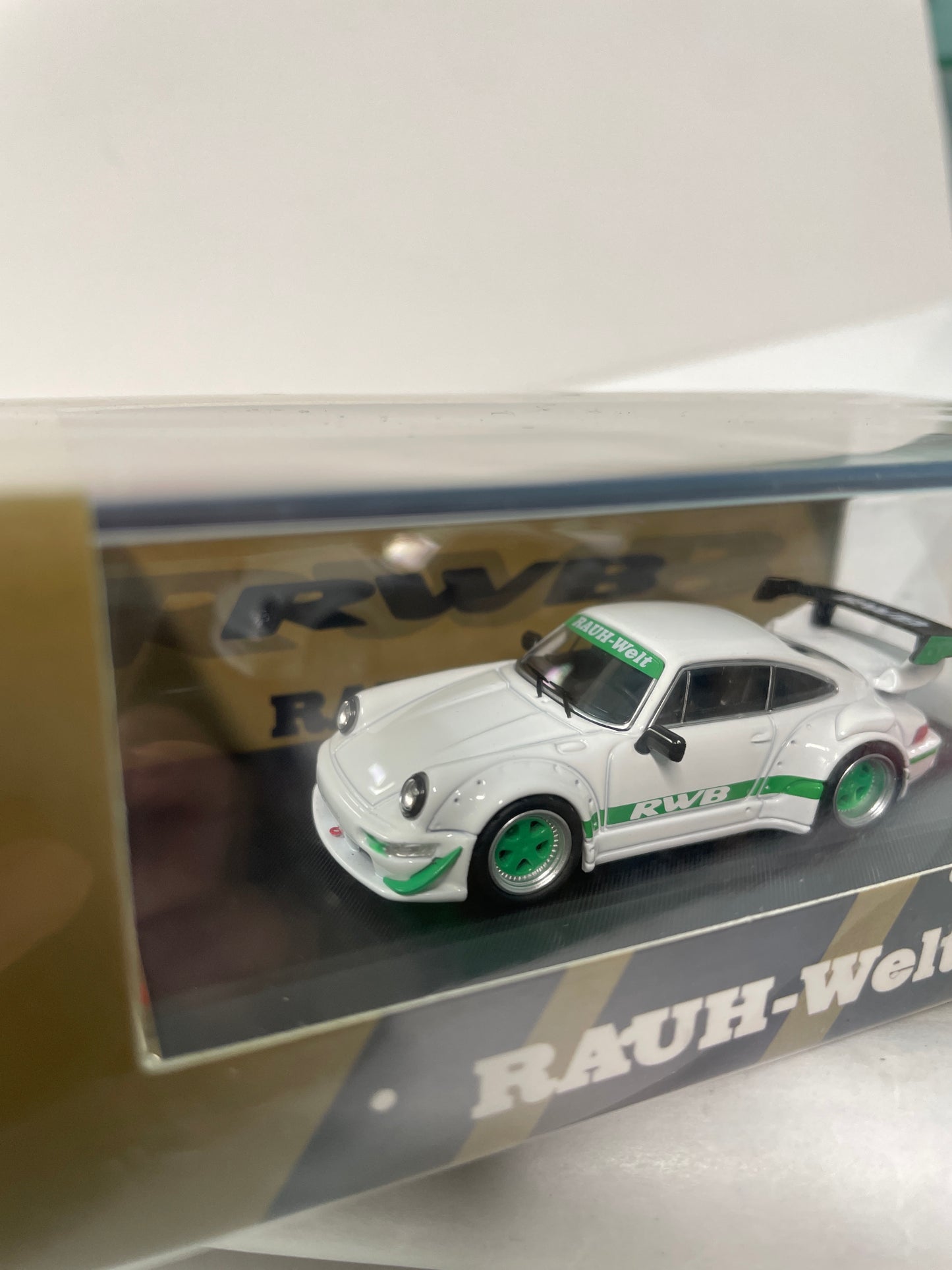 Star Model 1/64 Porsche RWB 964 White w/ Green Rims