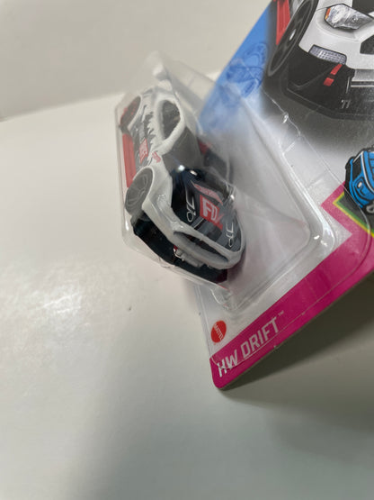 Hot Wheels 1/64 Kroger Exclusive Custom ‘18 Ford Mustang GT White - Damaged Box