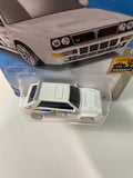 Hot Wheels 1/64 Lancia Delta Integra White